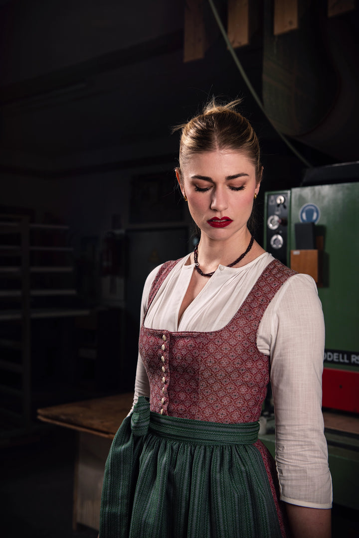 Dirndl 'Aying rot'