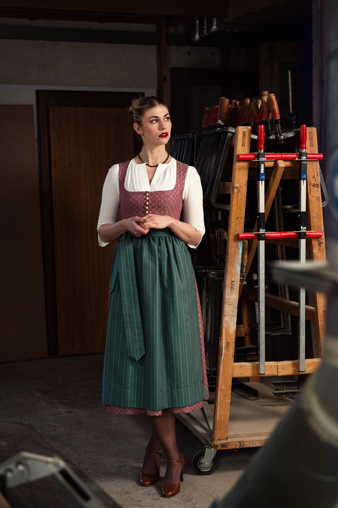 Dirndl 'Aying rot'