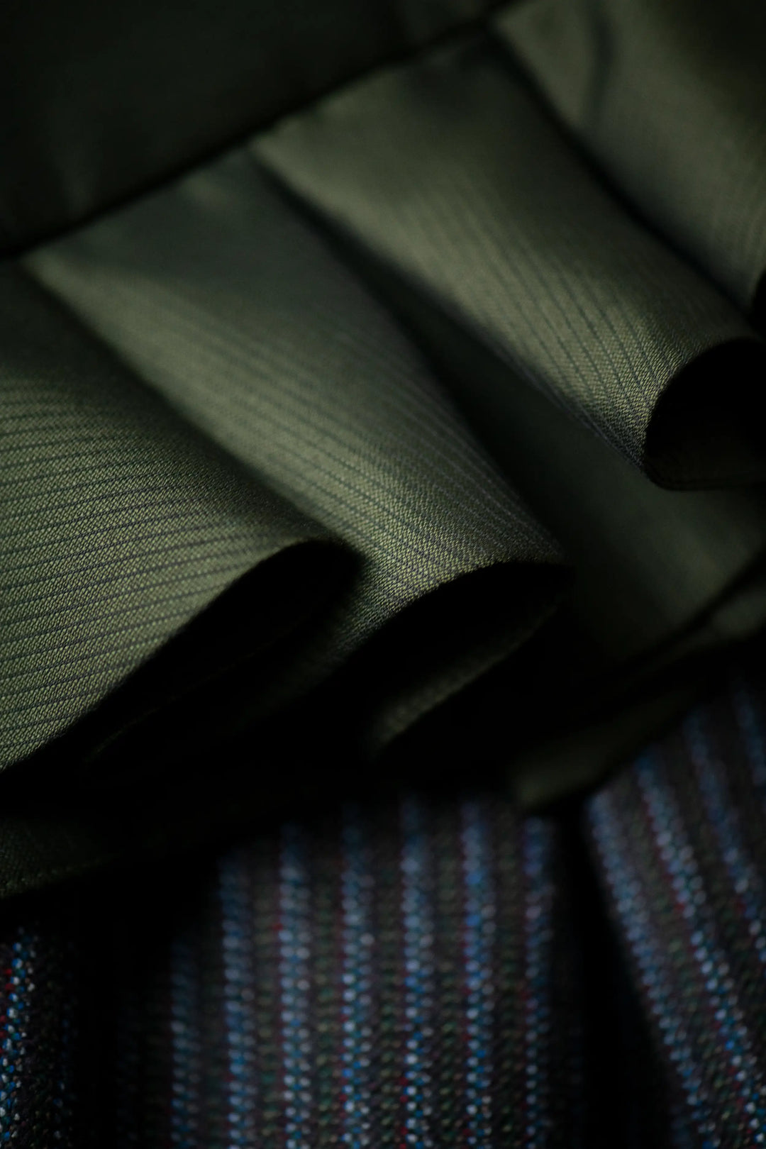 Dirndl Mieder Rock Dreiteiler Weilheim Schürze dreiteilig tannengrün