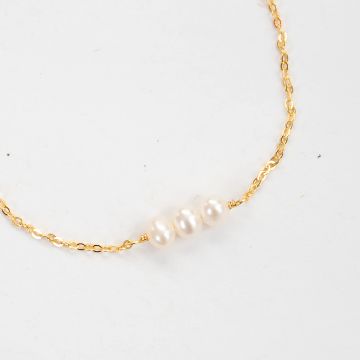 Armband 'drei Perlen gold'