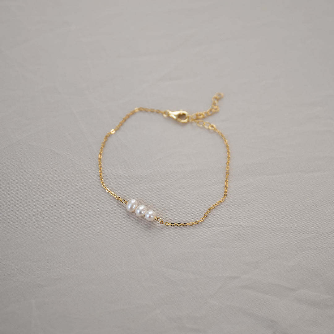 Armband 'drei Perlen gold'