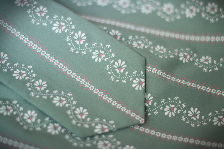 Dirndl 'Bogen' rosa