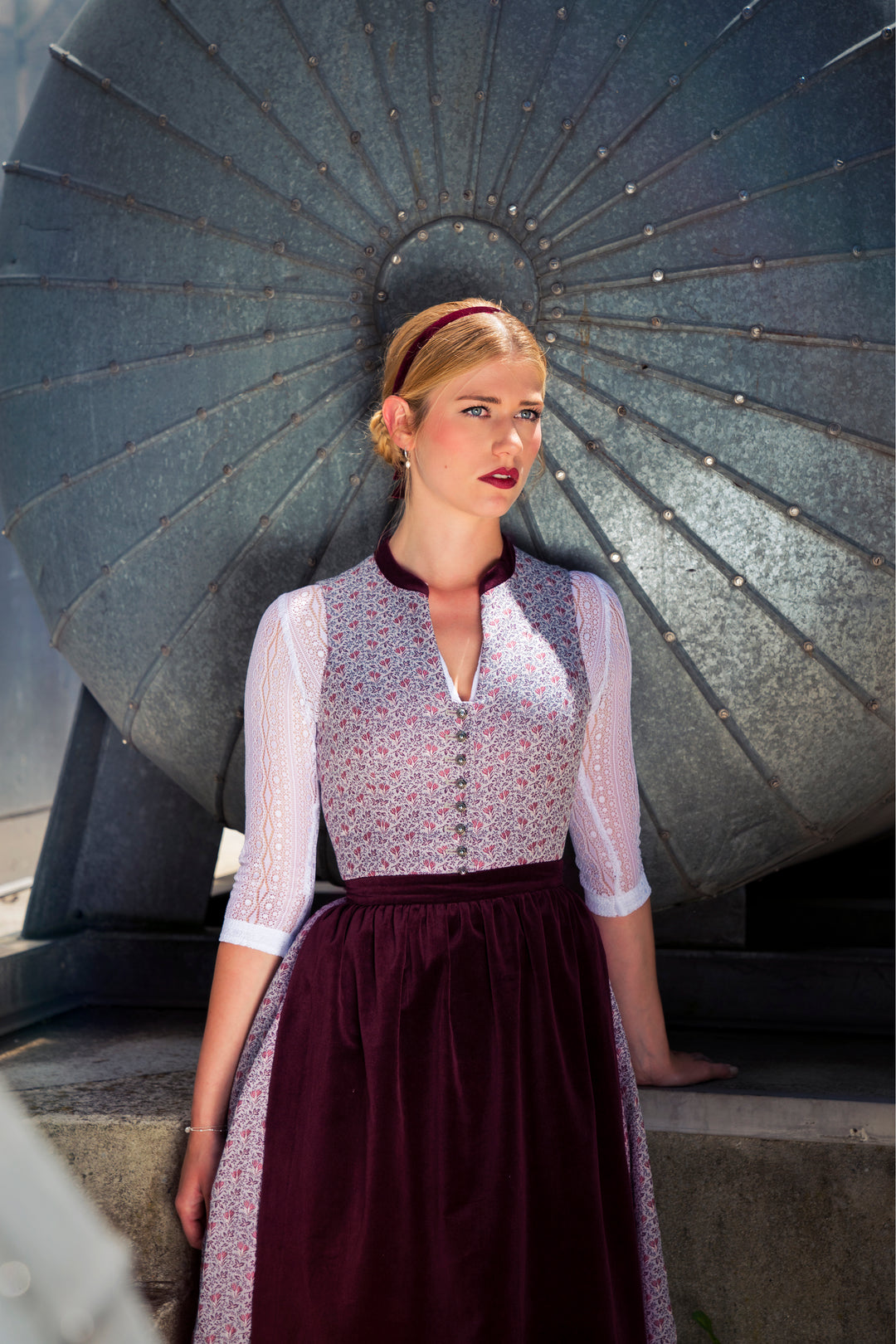 Dirndl 'Kelheim' aubergine